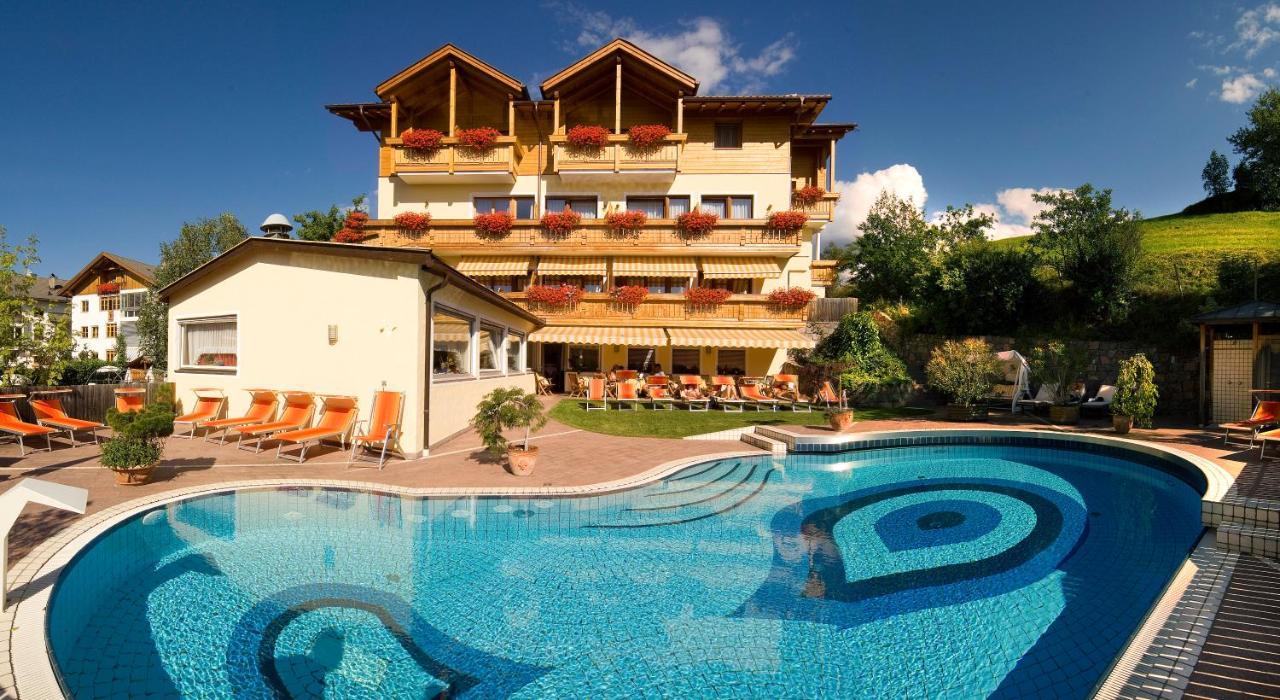 Wanderhotel Teiserhof Funes  Exterior photo